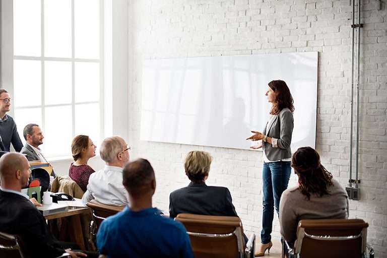 UN CODE DE DÉONTOLOGIE POUR LES PROFESSIONNELS DE LA FORMATION