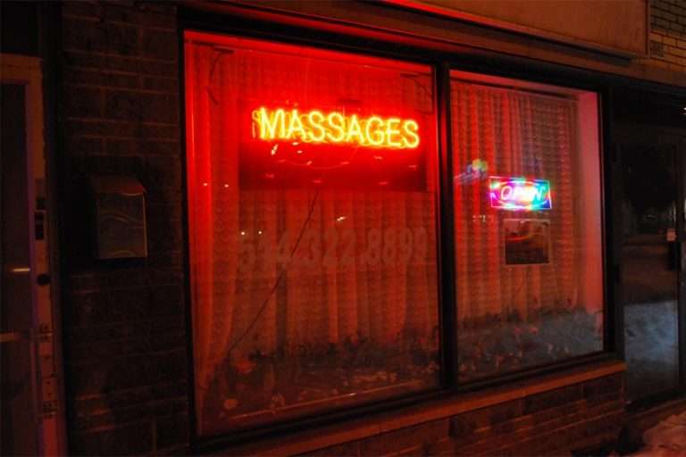DE 300 À 400 SALONS DE MASSAGES ÉROTIQUES À PARIS