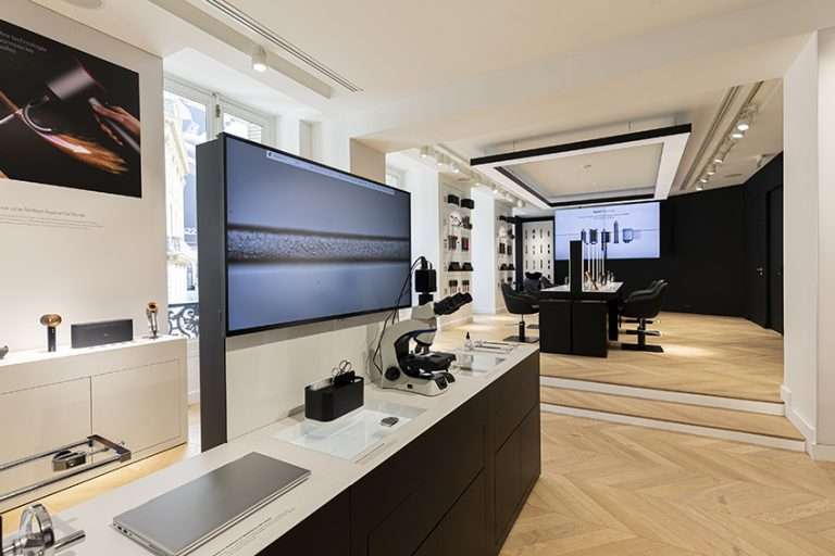 DYSON OUVRE UN SALON DE COIFFURE À LA POINTE DU PROGRES