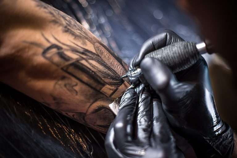 Recrudescence des tatoueurs clandestins
