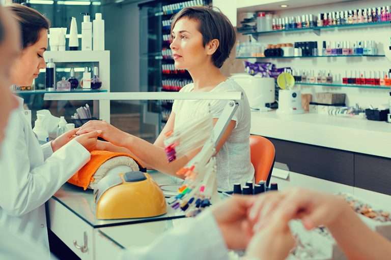 NAIL BAR