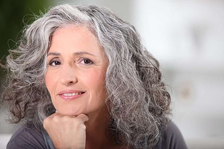 Cheveux gris